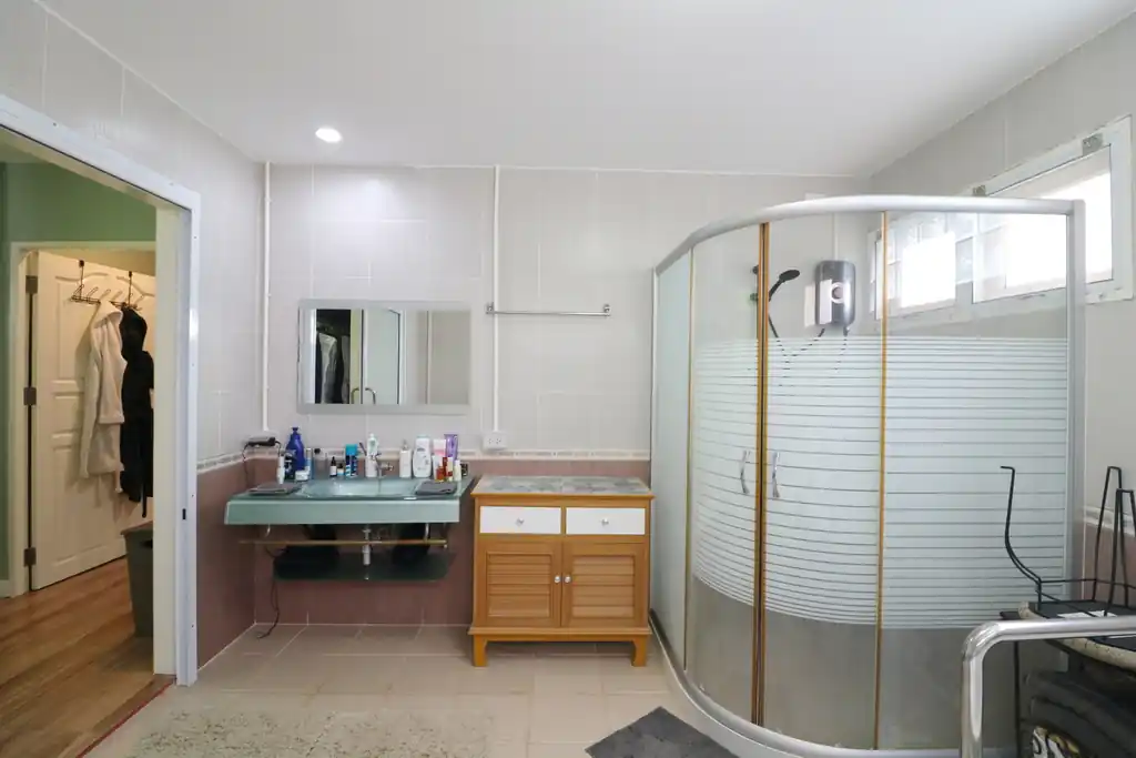 4 bedroom, 5 bathroom home and land for sale – about 6 rai – Wanon Niwat, Sakon Nakhon, photo 41