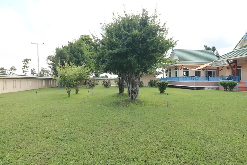 4 bedroom, 5 bathroom home and land for sale – about 6 rai – Wanon Niwat, Sakon Nakhon, photo 6