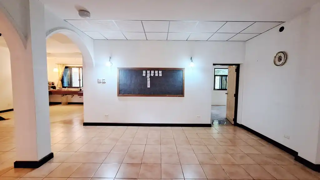 12-bedroom estate for sale near Red Lotus Lake, Udon Thani, Thailand, photo 14