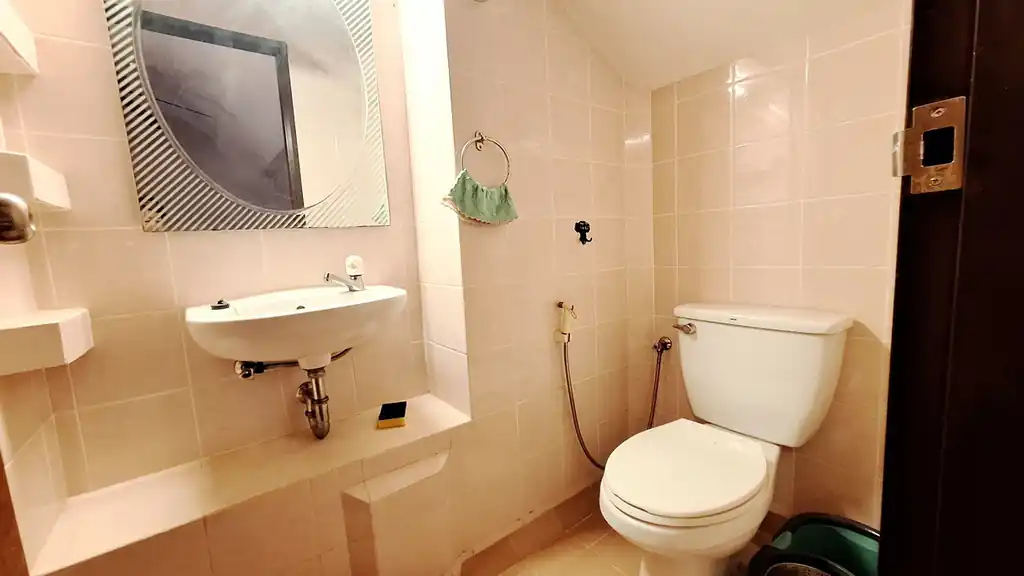 12-bedroom estate for sale near Red Lotus Lake, Udon Thani, Thailand, photo 32