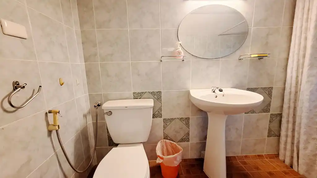 12-bedroom estate for sale near Red Lotus Lake, Udon Thani, Thailand, photo 34