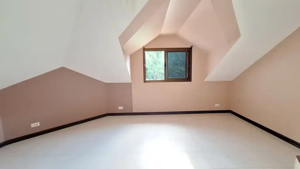 12-bedroom estate for sale near Red Lotus Lake, Udon Thani, Thailand, photo 37