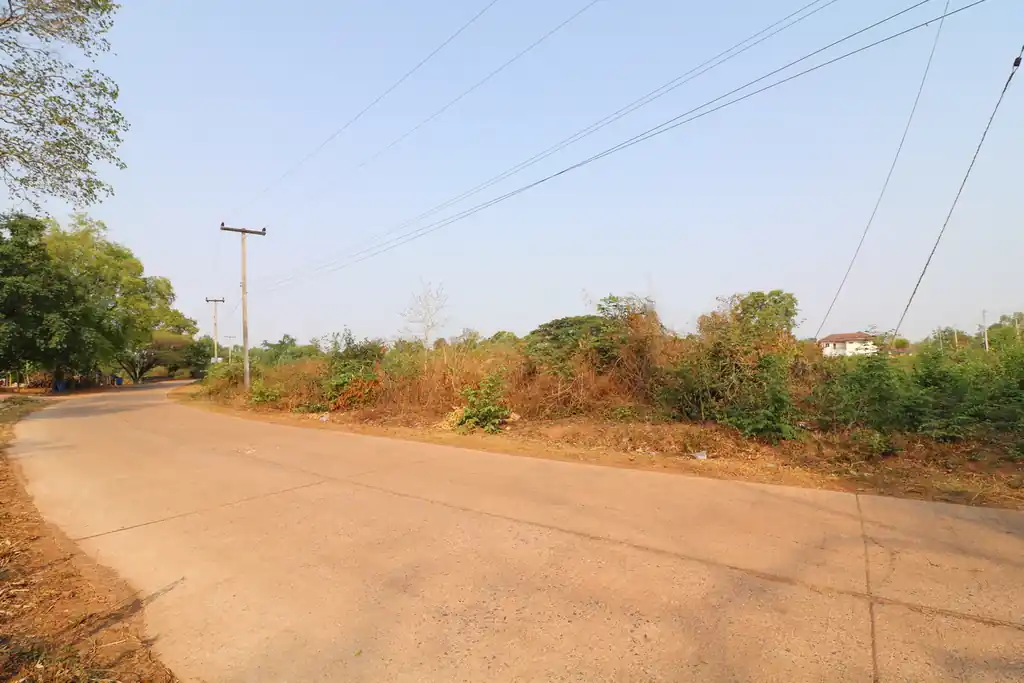 2+ rai of land with water views for sale in Nong Na Kham, Udon Thani, photo 3