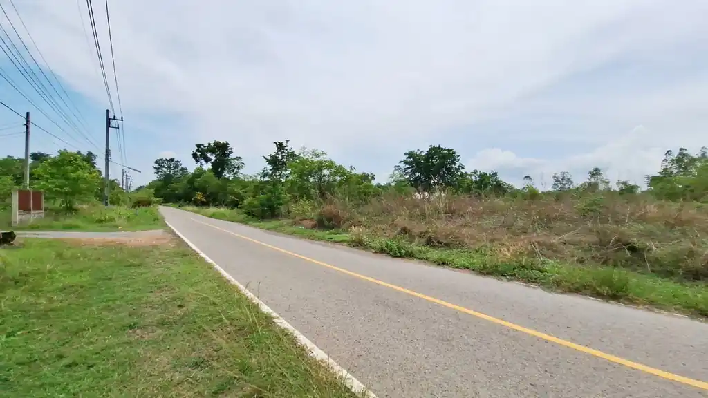 1 rai land plot with mountain views for sale in Nong Bua Lam Phu, photo 2