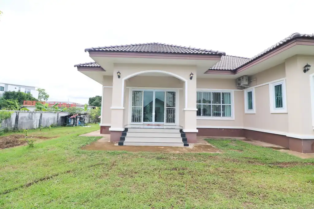 3+ rai of Mekong River frontage with a home and bungalows for sale in Phon Phisai, Nong Khai, photo 8