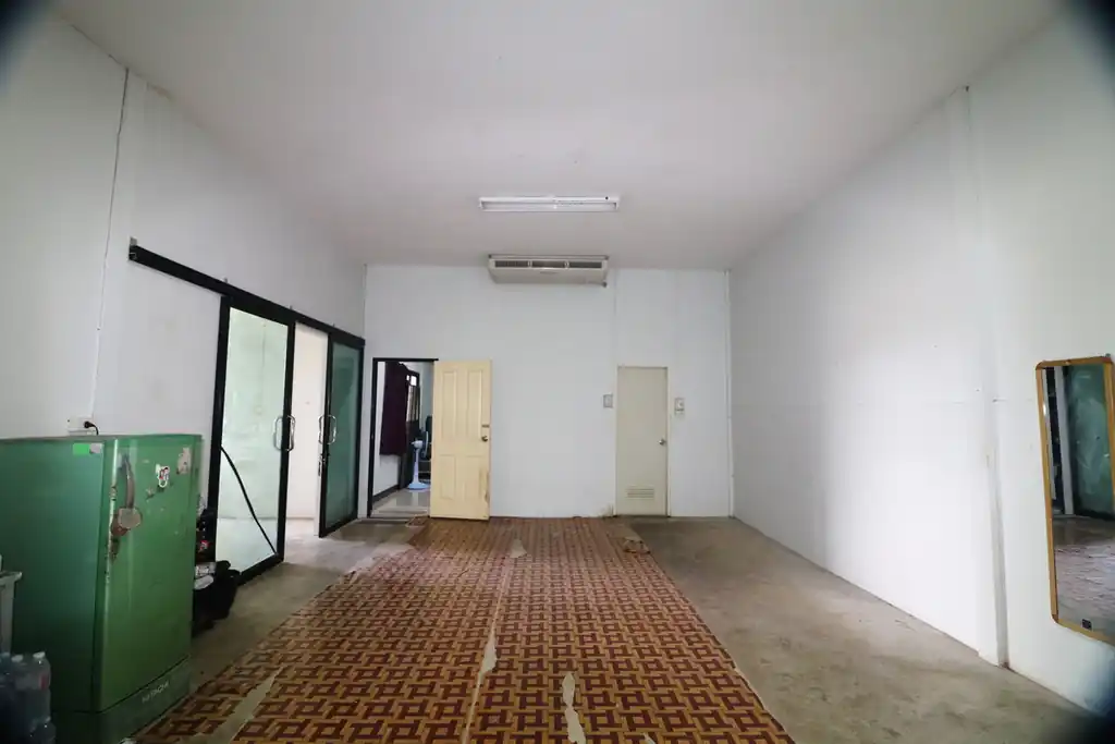 Spacious land and commercial building for sale in Udon Thani, Thailand, photo 10