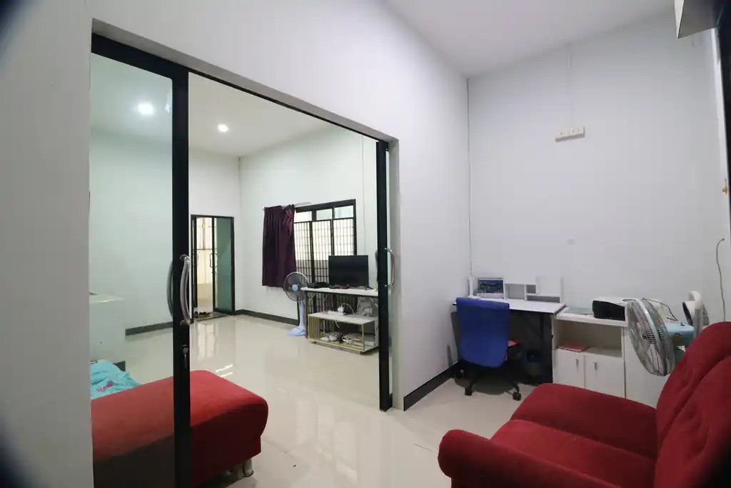 Spacious land and commercial building for sale in Udon Thani, Thailand, photo 16