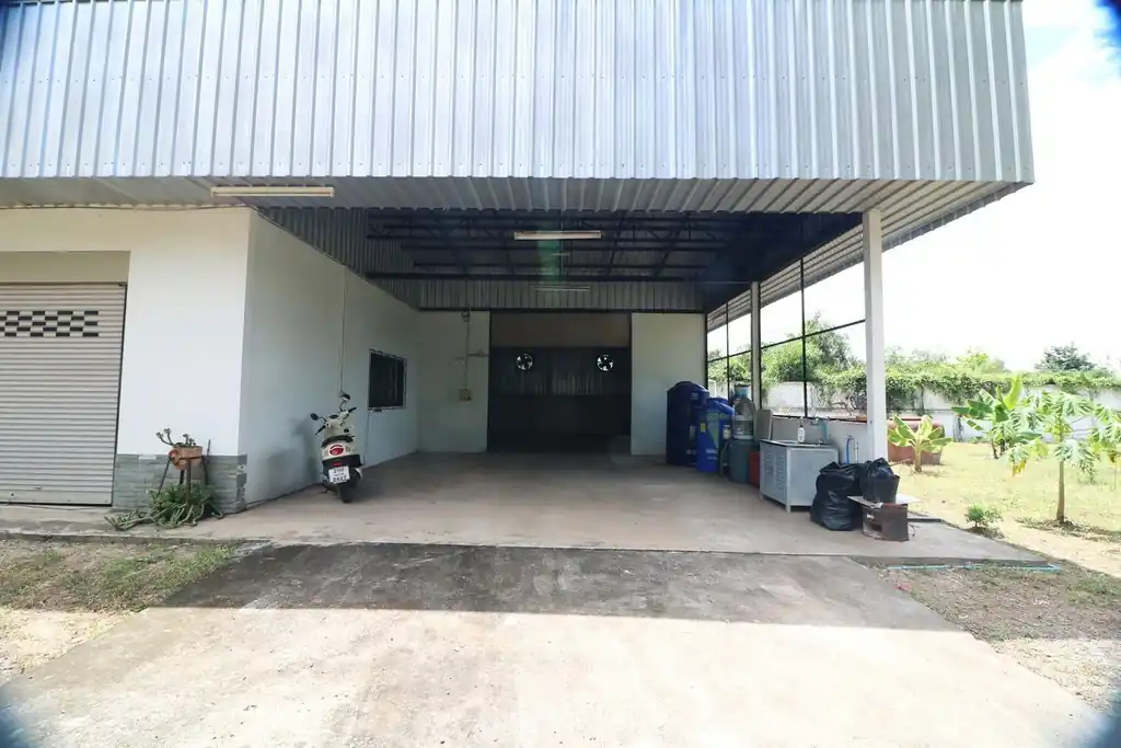 Spacious land and commercial building for sale in Udon Thani, Thailand, photo 2