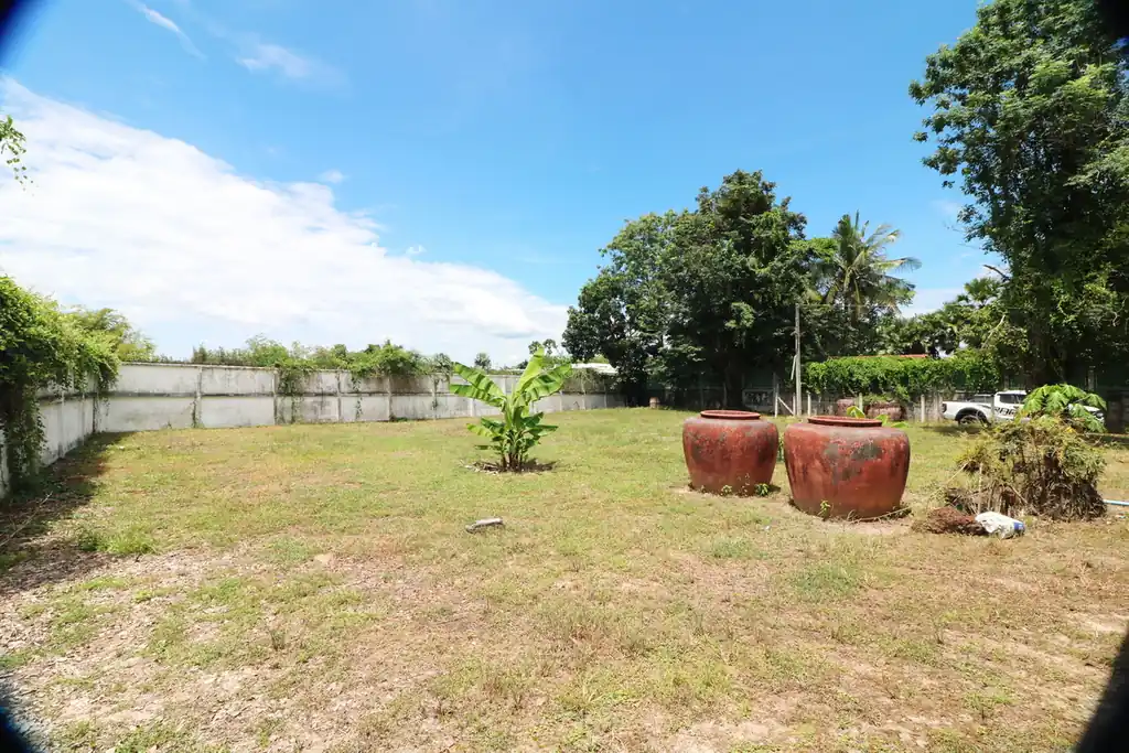 Spacious land and commercial building for sale in Udon Thani, Thailand, photo 21
