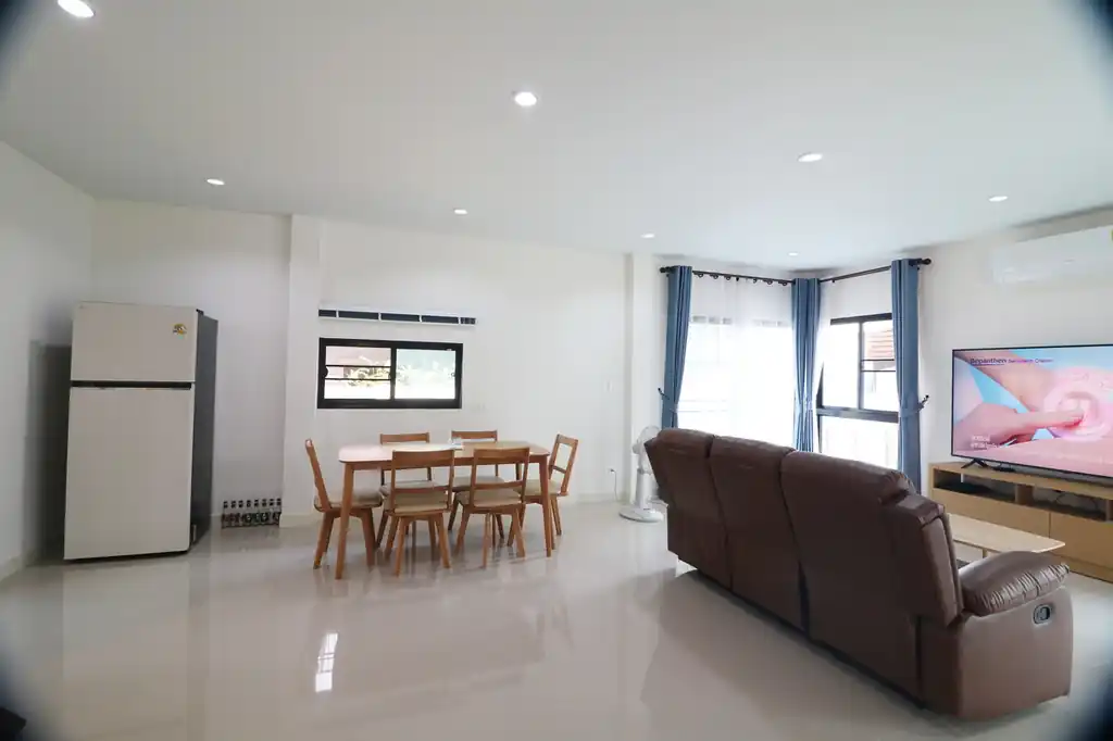 New 3–4 bedroom, 4 bathroom fully furnished corner home for rent near UD Town, Udon Thani, photo 3