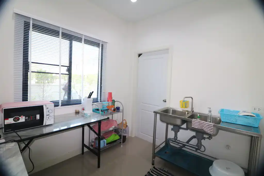New 3–4 bedroom, 4 bathroom fully furnished corner home for rent near UD Town, Udon Thani, photo 9